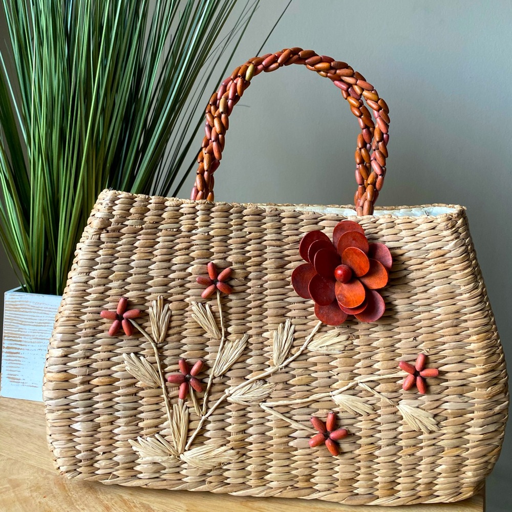 Nine West Straw Handbag w Wooden Embellishments